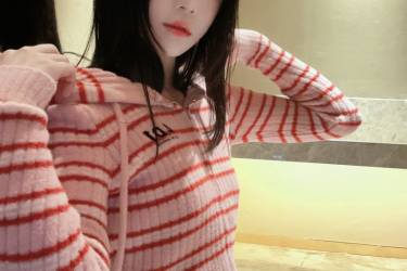 桜桃喵 条纹毛衣 [22P-98MB]桜桃喵的高清图片