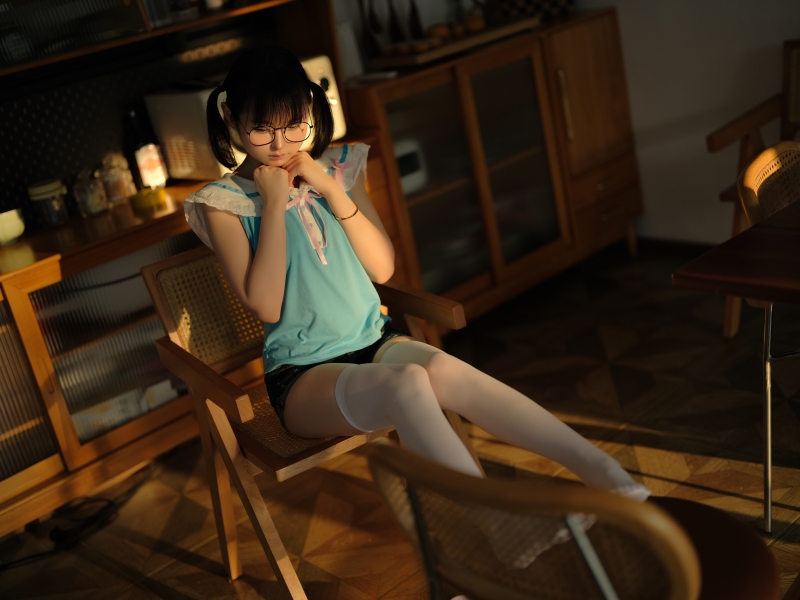 幼水铃衣 电子女友【35P-552MB】图片包分享