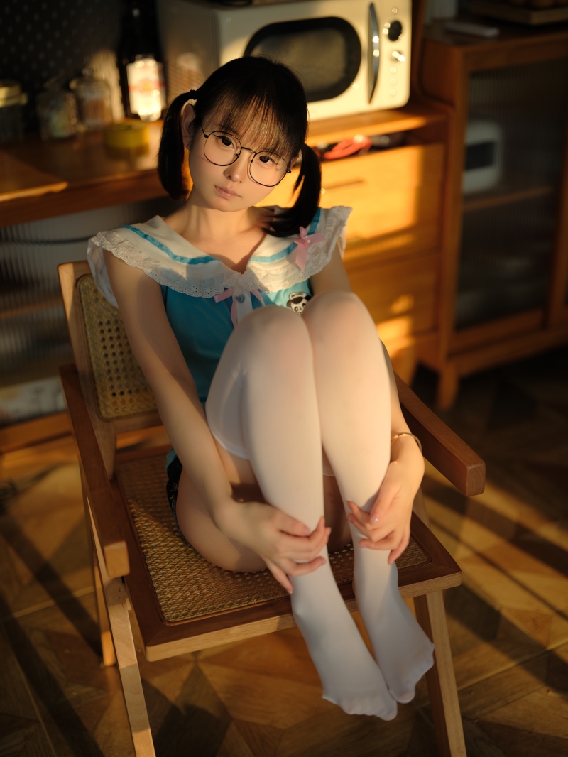幼水铃衣 电子女友【35P-552MB】图片包分享