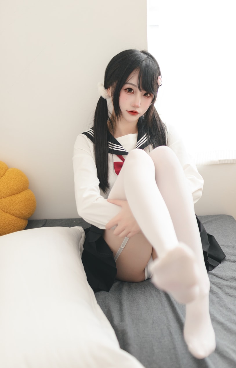 嗷呜酱 – 水手服壁纸图片大全
