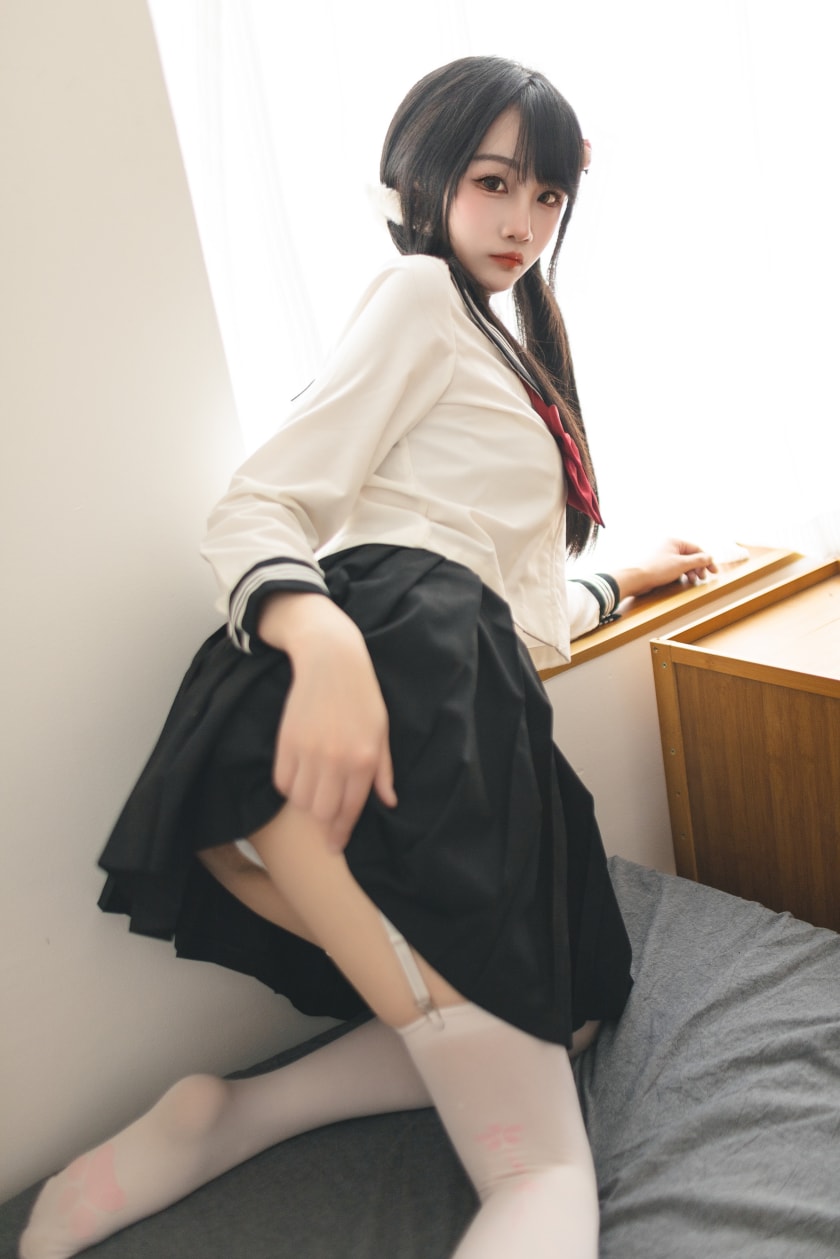 嗷呜酱 – 水手服壁纸图片大全