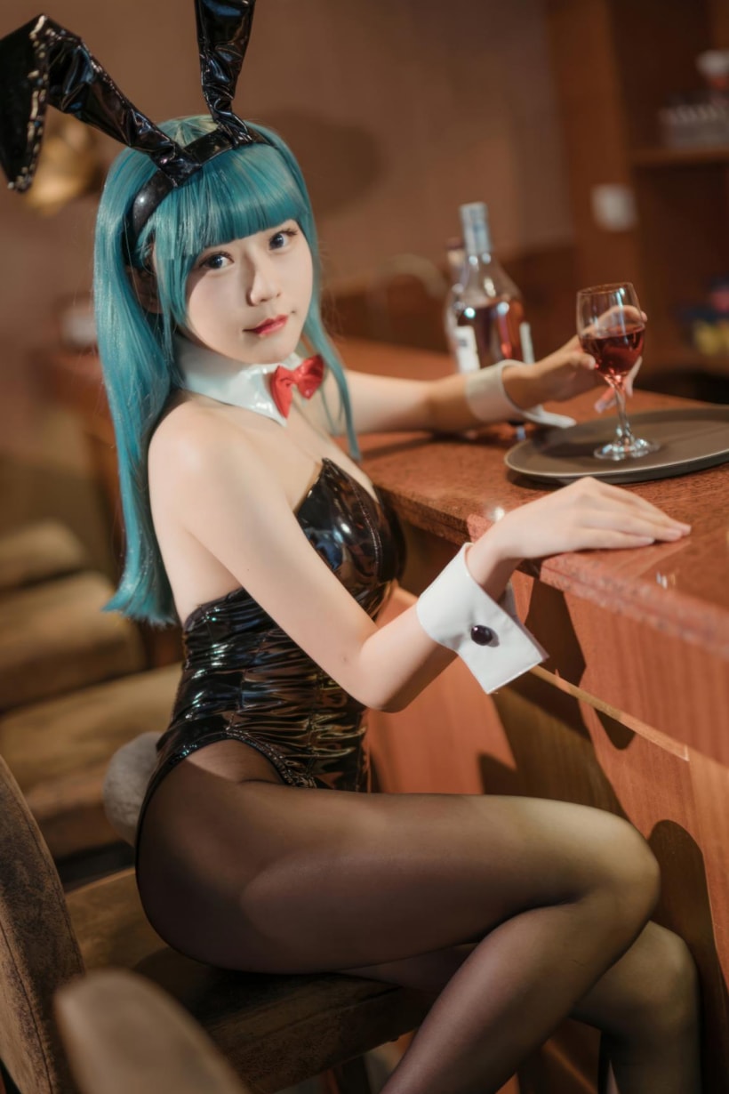 香草喵露露 – 七龙珠 布玛 兔女郎最新整理