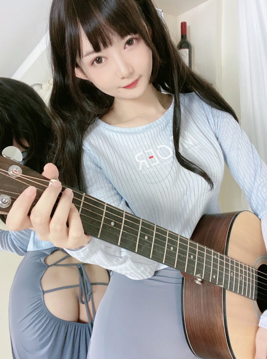 51酱 – 吉他妹妹未删减图片作品