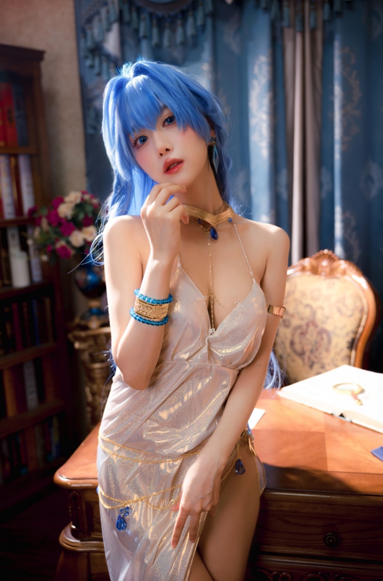 Shika小鹿鹿 胜利女神海伦微博照片