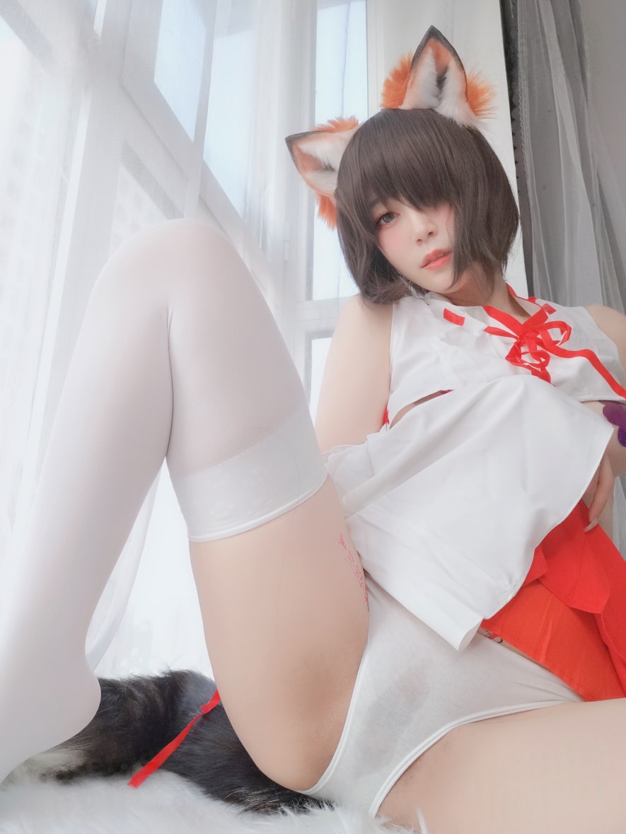 白银81 神社小狐狸作品图片未删减 白银81 神社小狐狸作品图片未删减