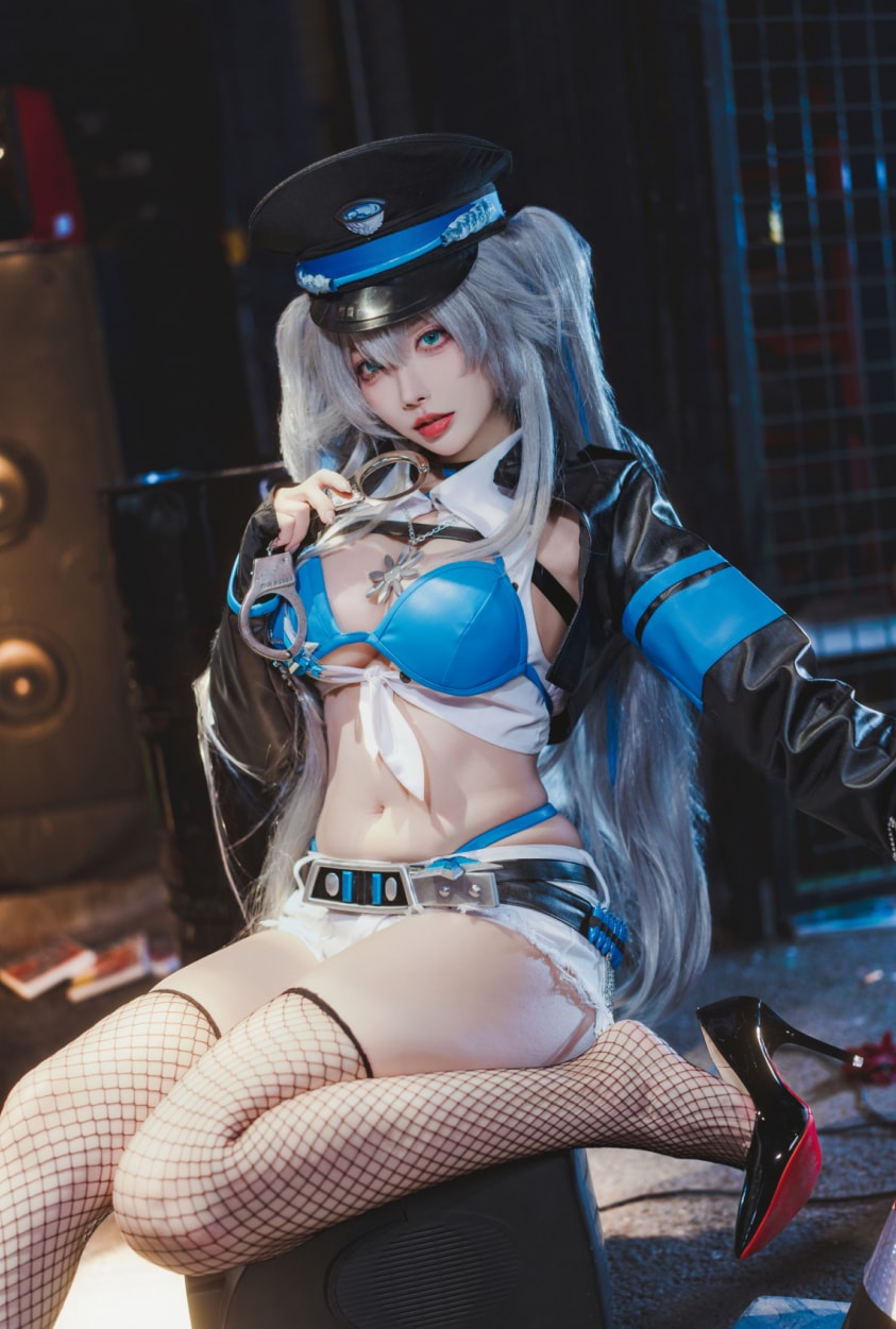 宫本桜 – 交错战线 刃齿女警微博照片