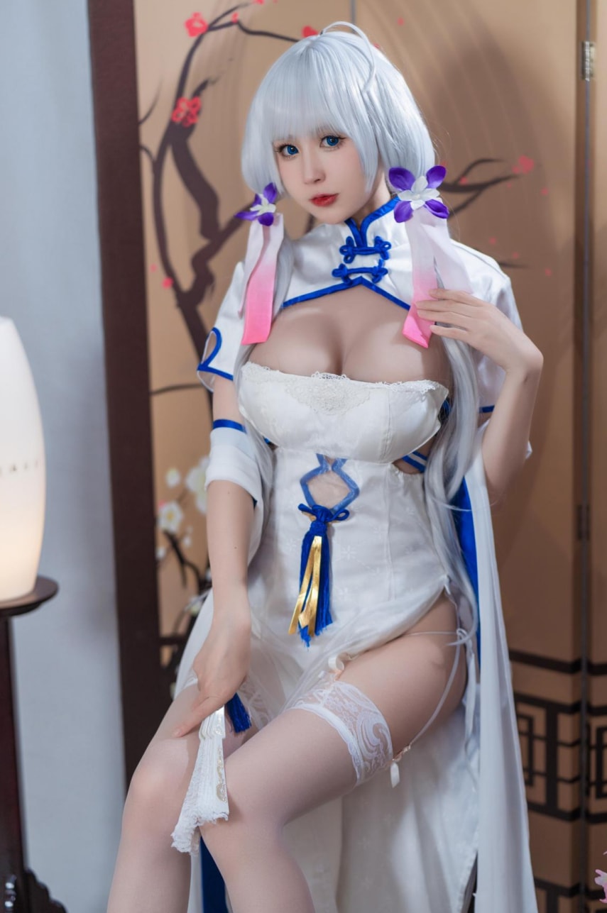 西园寺南歌 光辉 旗袍非常漂亮