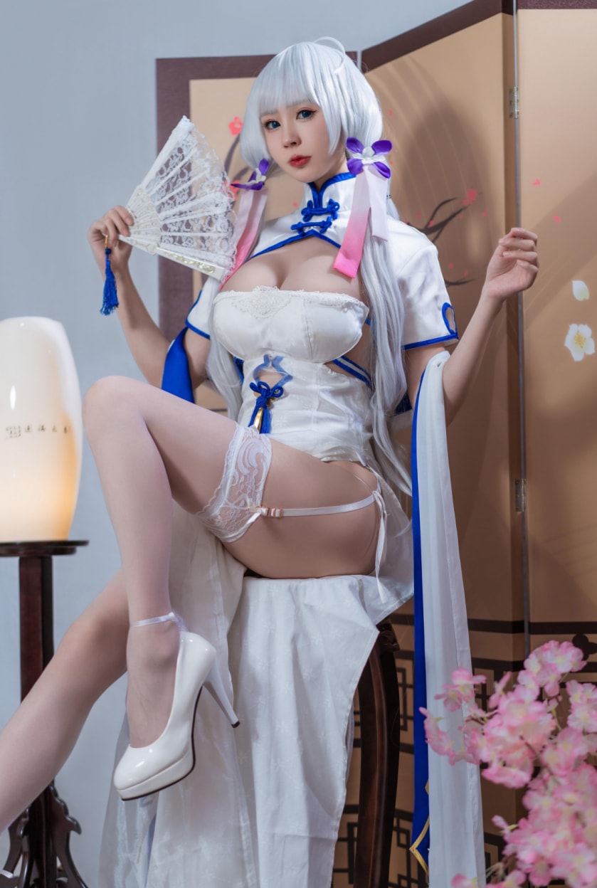 西园寺南歌 光辉 旗袍非常漂亮