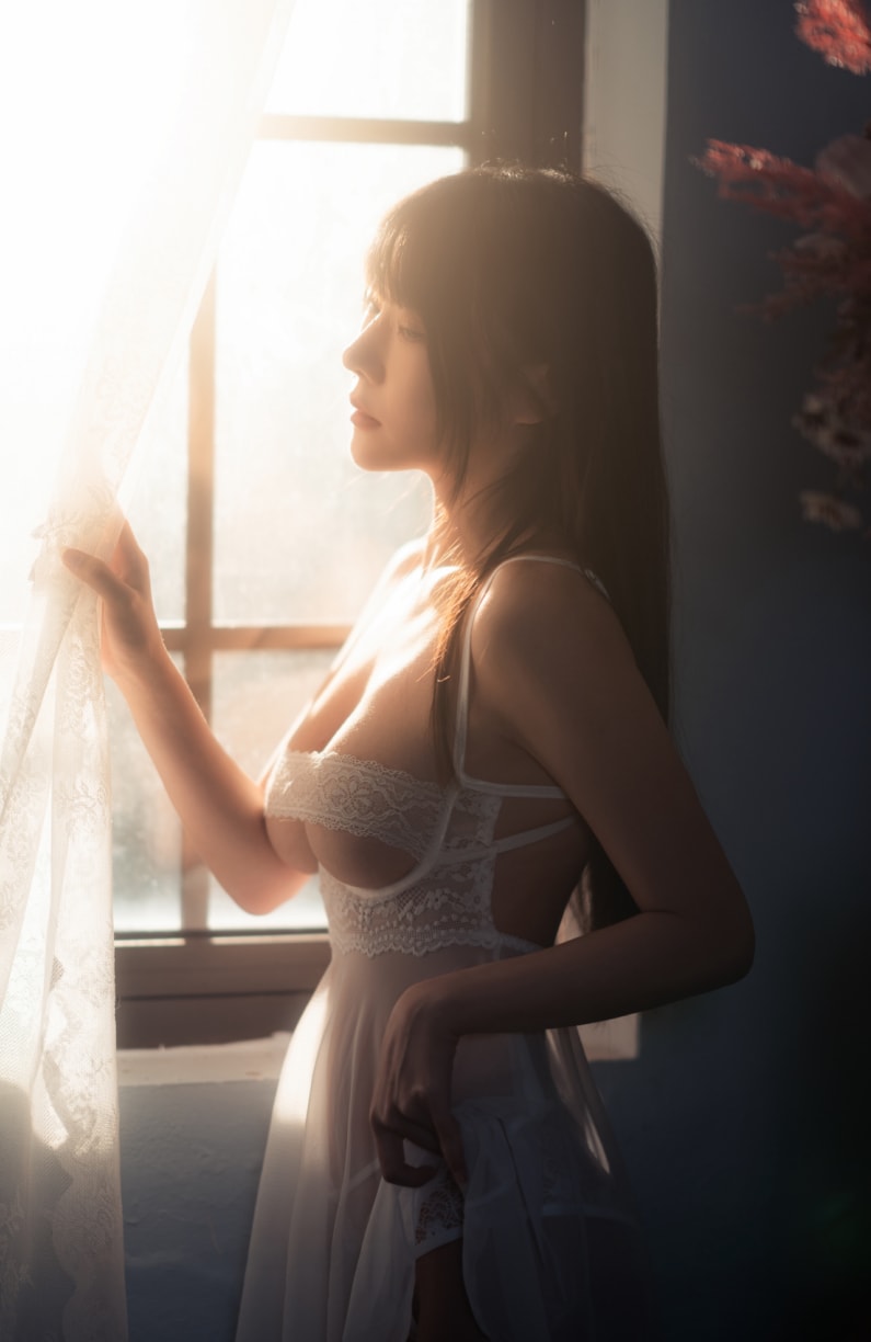 香草喵露露 白斯纱裙cos作品欣赏