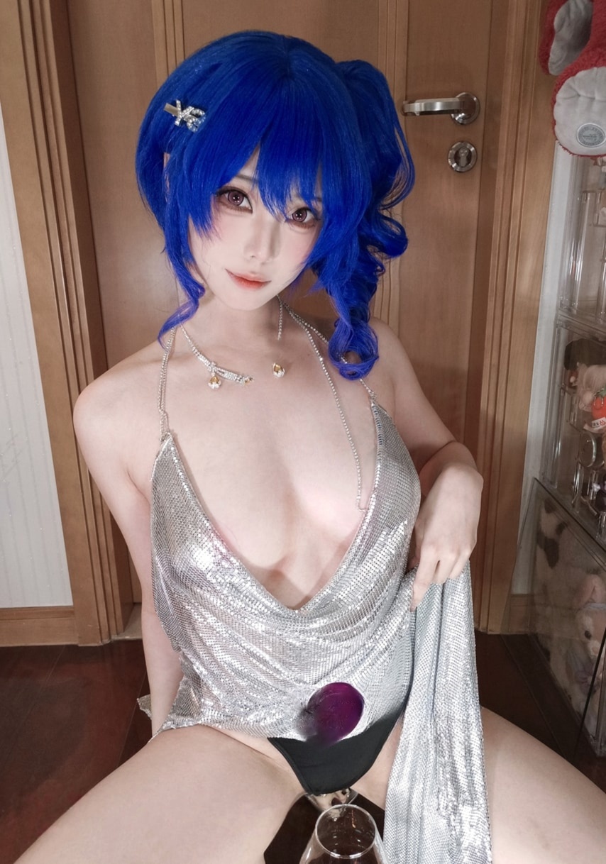 蜜汁猫裘 碧蓝航线 圣路易斯礼服自拍美丽的图片欣赏