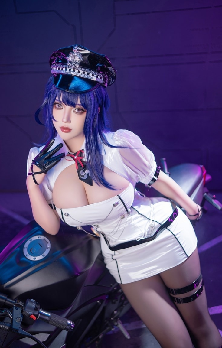 菌烨tako 原神 雷电将军赛车美丽的女生cos图片