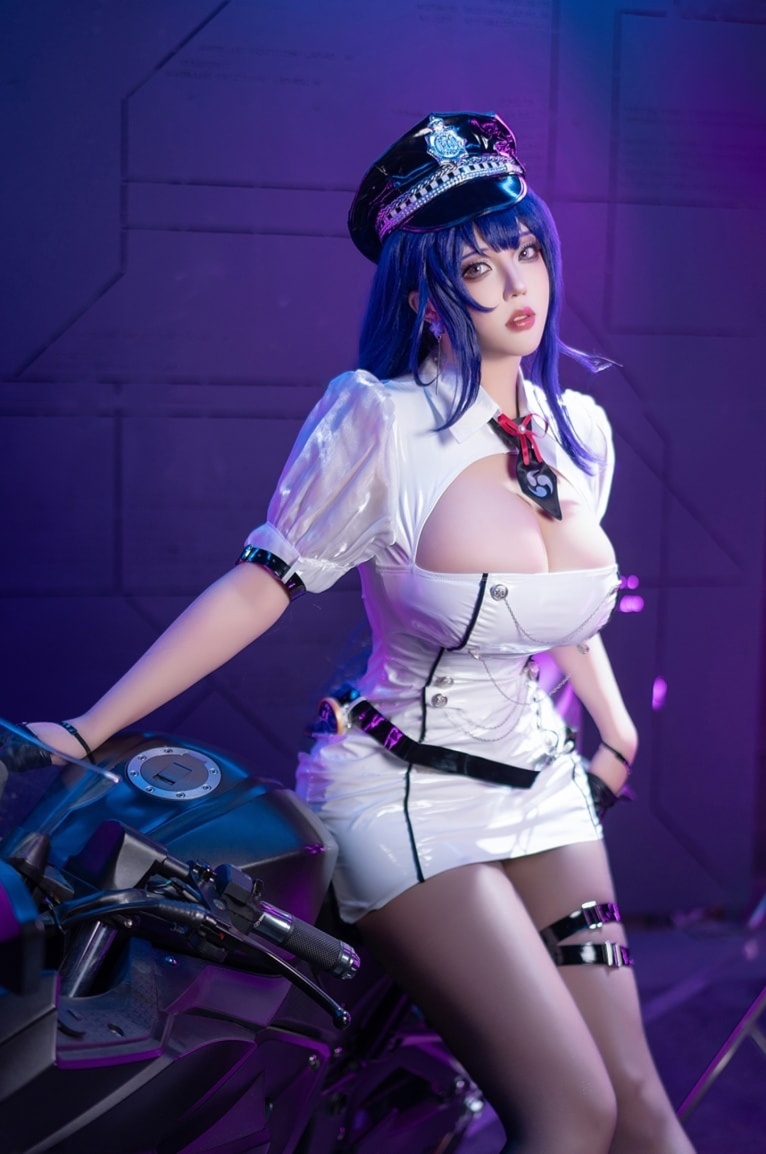 菌烨tako 原神 雷电将军赛车美丽的女生cos图片