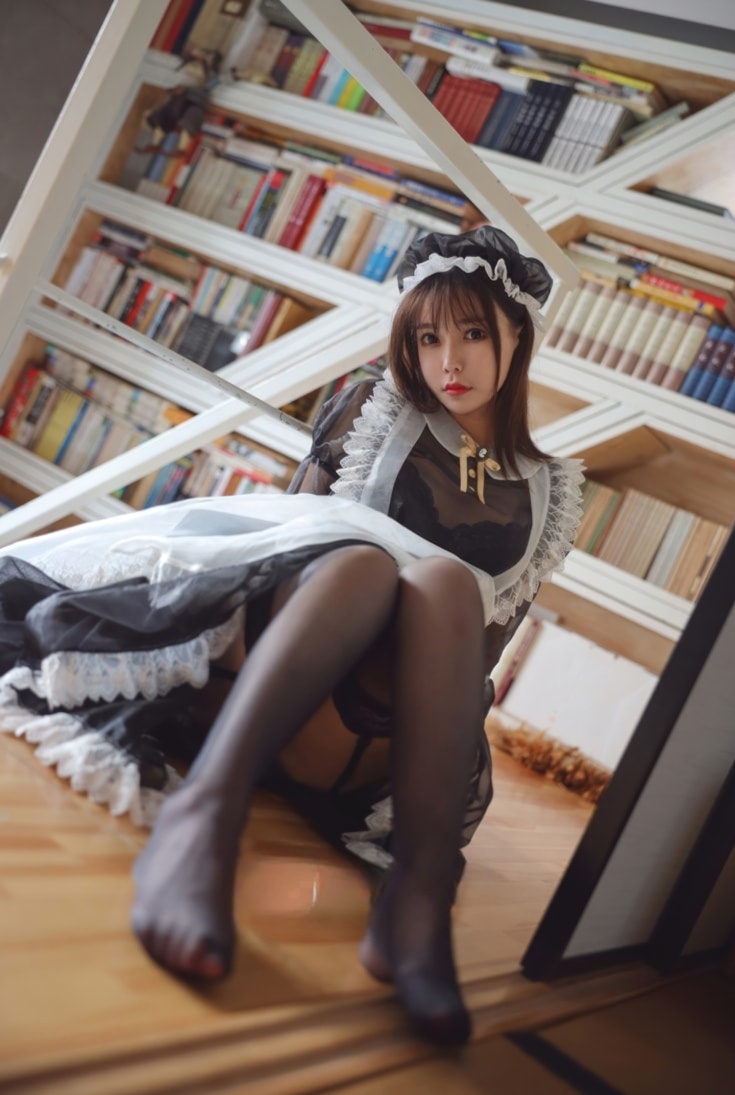 亚马逊鲶鱼 – 黑色透明女仆最新收集