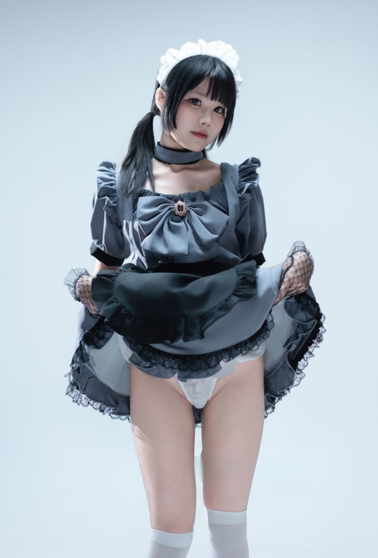 清水凪 手提箱与灰色女仆微博图片