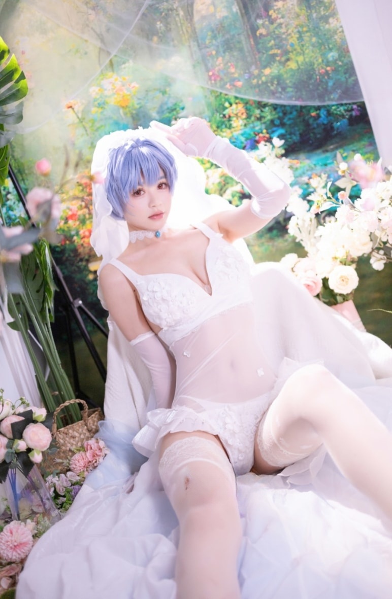 星黛鹿鹿(千反田鹿子) EVA 绫波丽 花嫁cos照片