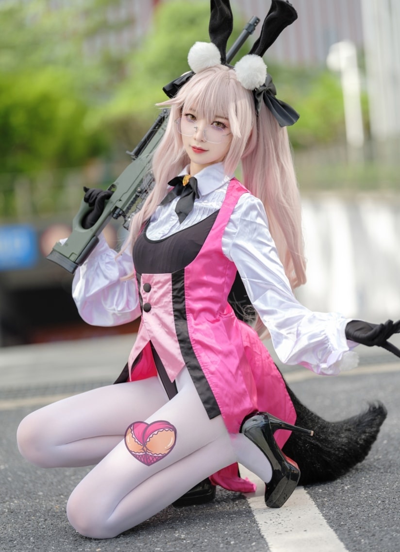封疆疆v FGO 光之高扬斯卡娅兔女郎场照美丽的女生cos图片