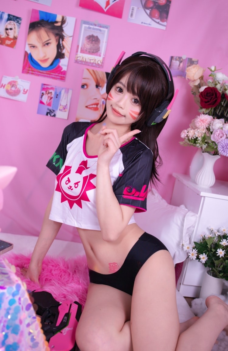 星黛鹿鹿(千反田鹿子) OW DVA微博照片