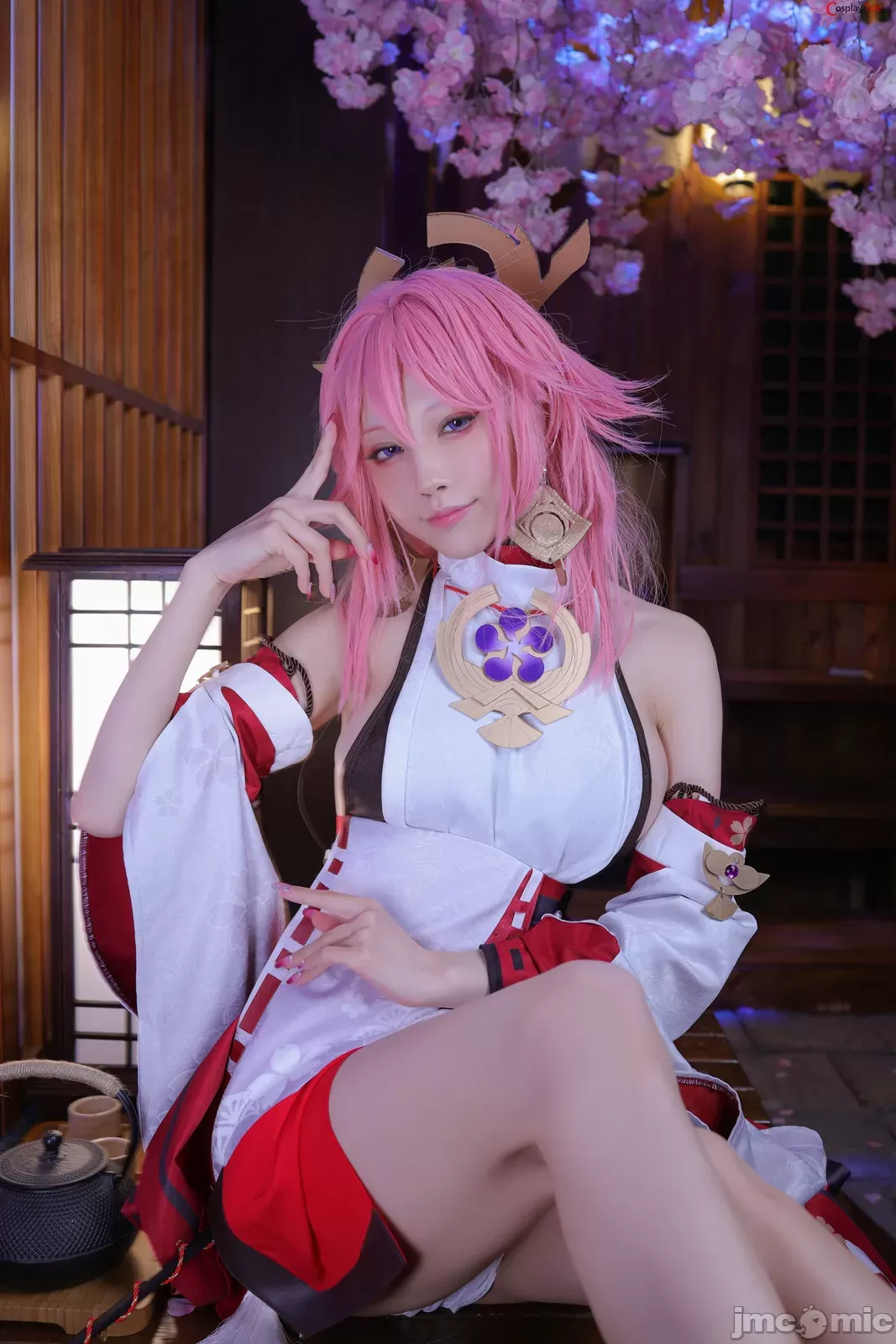 水淼aqua cosplay Yae Miko Genshin Impact